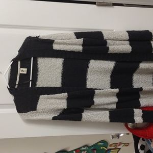 Roxy Ladies Size XL Navy and Cream Knit Cardigan